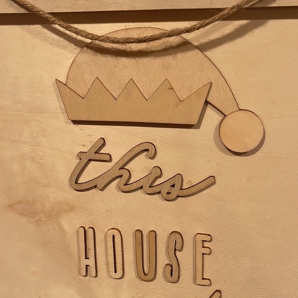 Wooden Holiday Wall Hanging or Shelf Display Ready for Your Creative Touch - Picture 2 of 4